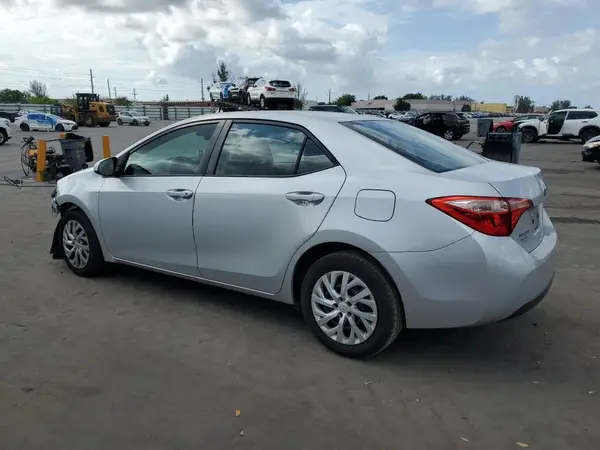 5YFBURHE3HP725613 2017 TOYOTA COROLLA - Image 2