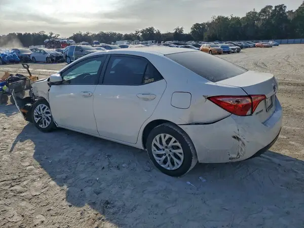 5YFBURHE3HP730133 2017 TOYOTA COROLLA - Image 2