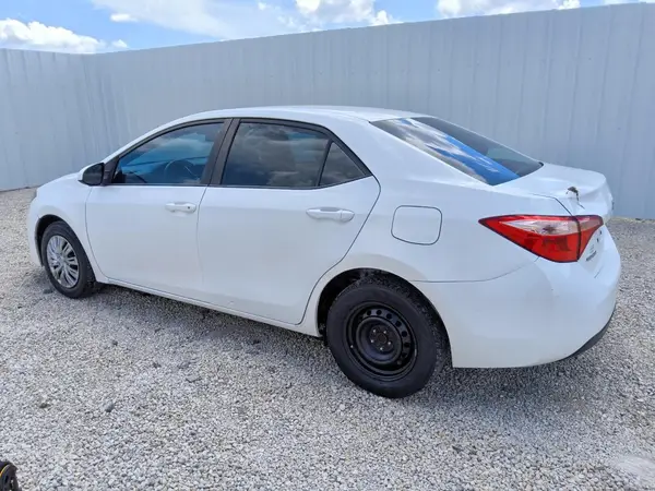 5YFBURHE3HP730164 2017 TOYOTA COROLLA - Image 2