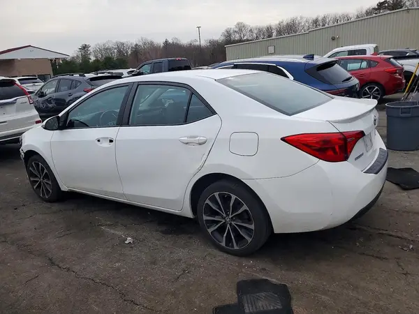 5YFBURHE3HP730908 2017 TOYOTA COROLLA - Image 2