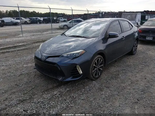 5YFBURHE3HP731721 2017 TOYOTA COROLLA - Image 2