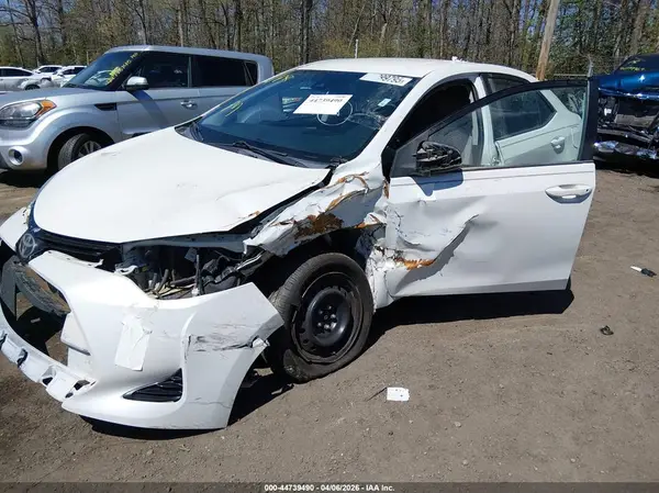 5YFBURHE3HP731895 2017 TOYOTA COROLLA - Image 2
