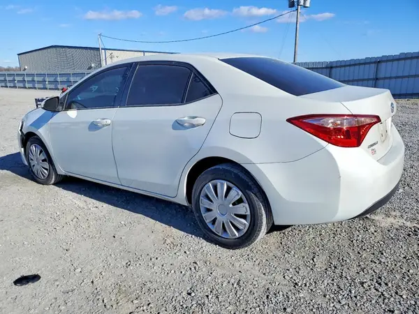 5YFBURHE3HP732819 2017 TOYOTA COROLLA - Image 2
