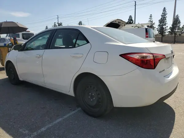 5YFBURHE3HP733047 2017 TOYOTA COROLLA - Image 2