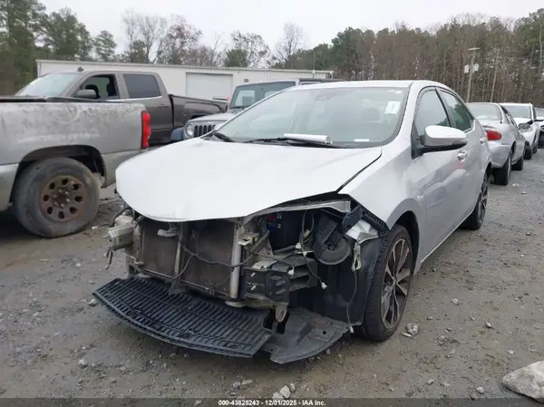 5YFBURHE3HP733081 2017 TOYOTA COROLLA - Image 2