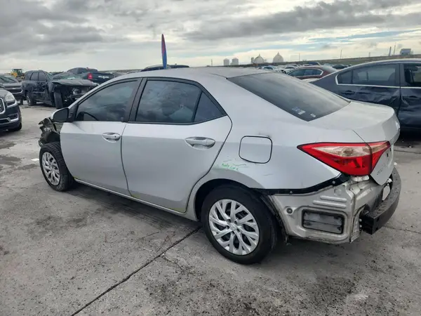 5YFBURHE3HP733114 2017 TOYOTA COROLLA - Image 2