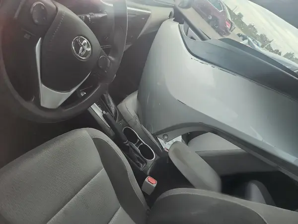 5YFBURHE3HP733114 2017 TOYOTA COROLLA - Image 8