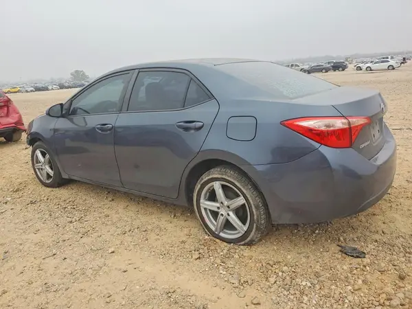 5YFBURHE3HP735011 2017 TOYOTA COROLLA - Image 2