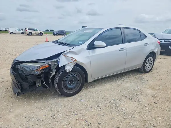 5YFBURHE3JP739436 2018 TOYOTA COROLLA - Image 1