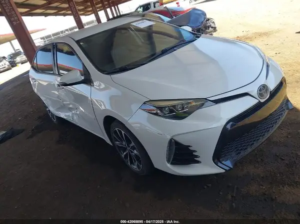 5YFBURHE3JP740909 2018 TOYOTA COROLLA - Image 1