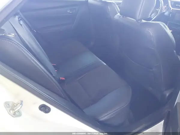 5YFBURHE3JP740909 2018 TOYOTA COROLLA - Image 8