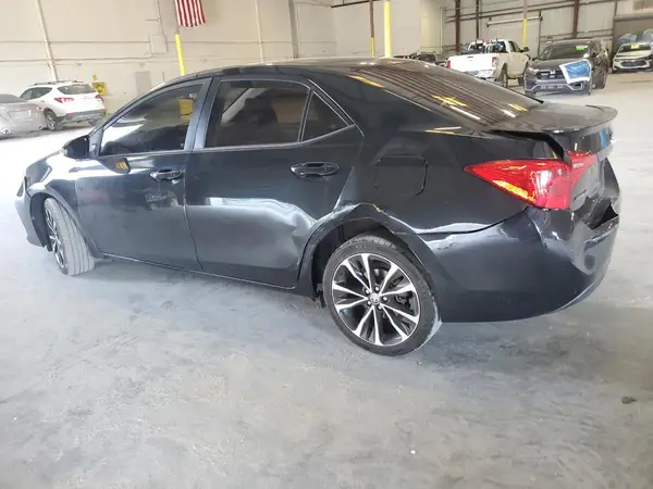 5YFBURHE3JP742563 2018 TOYOTA COROLLA - Image 2