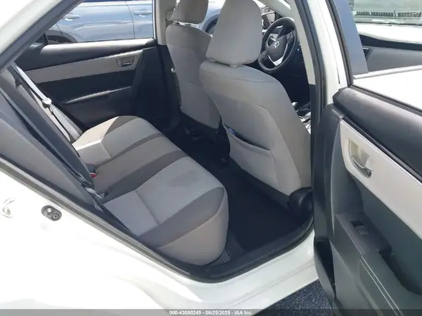 5YFBURHE3JP743440 2018 TOYOTA COROLLA - Image 8