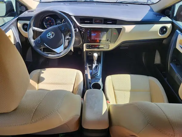 5YFBURHE3JP744913 2018 TOYOTA COROLLA - Image 8