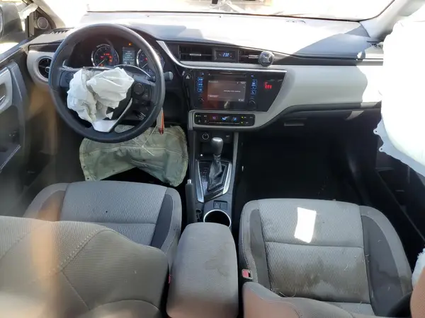 5YFBURHE3JP747701 2018 TOYOTA COROLLA - Image 8