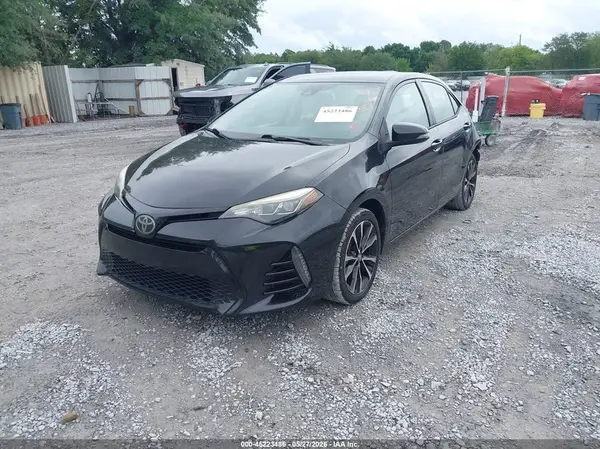 5YFBURHE3JP748461 2018 TOYOTA COROLLA - Image 2