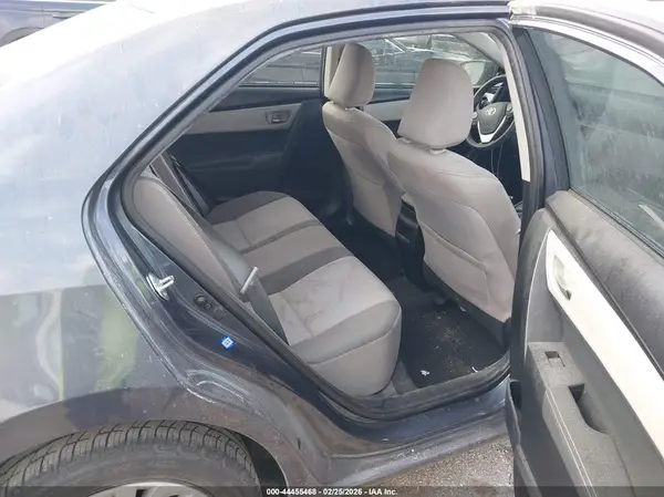 5YFBURHE3JP748864 2018 TOYOTA COROLLA - Image 8