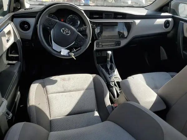 5YFBURHE3JP749299 2018 TOYOTA COROLLA - Image 8