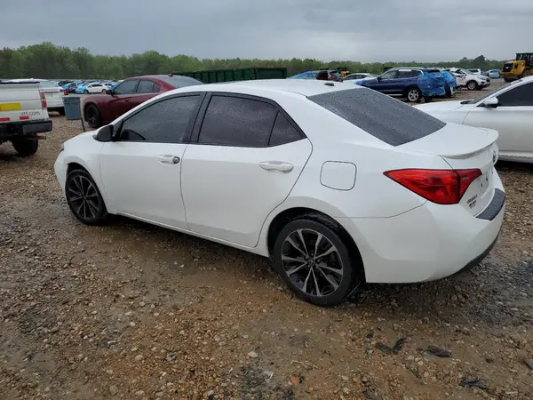 5YFBURHE3JP749934 2018 TOYOTA COROLLA - Image 2