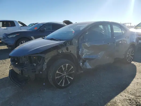 5YFBURHE3JP751635 2018 TOYOTA COROLLA - Image 1