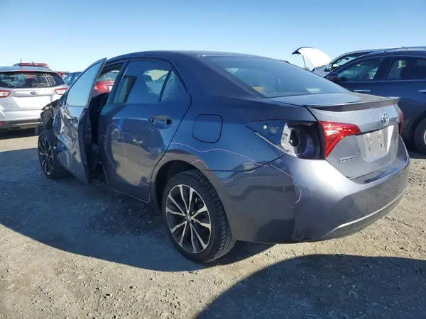 5YFBURHE3JP751635 2018 TOYOTA COROLLA - Image 2