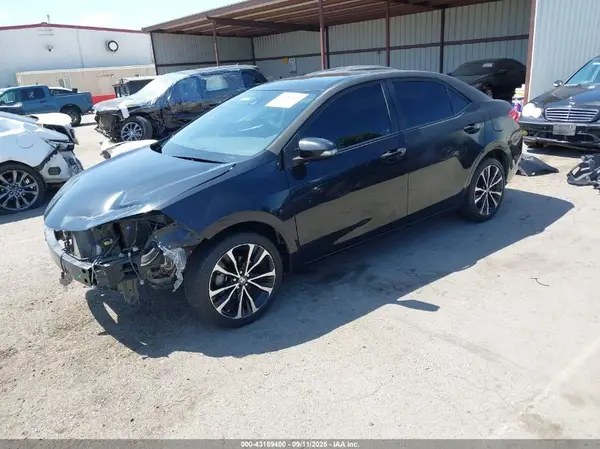 5YFBURHE3JP751845 2018 TOYOTA COROLLA - Image 2