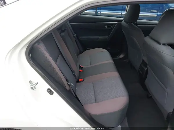 5YFBURHE3JP752784 2018 TOYOTA COROLLA - Image 8