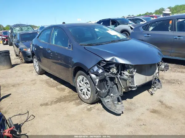5YFBURHE3JP753482 2018 TOYOTA COROLLA - Image 1