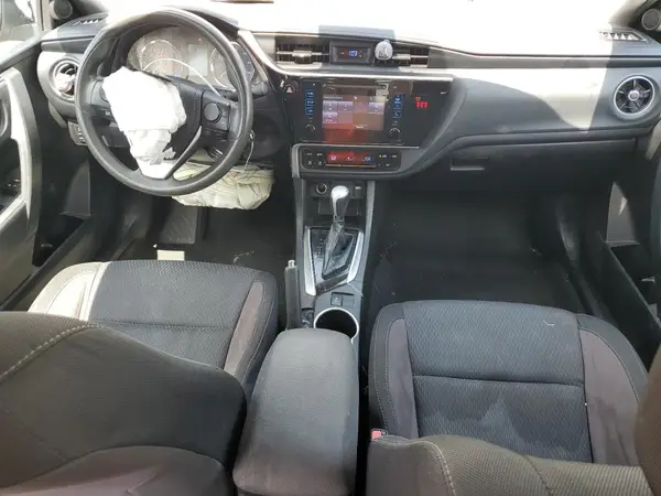 5YFBURHE3JP755930 2018 TOYOTA COROLLA - Image 8