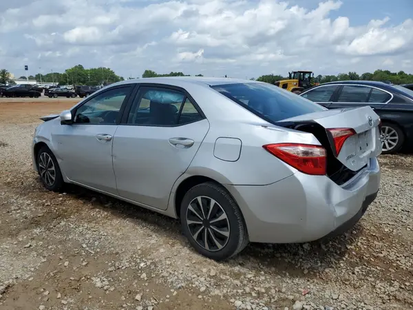 5YFBURHE3JP756608 2018 TOYOTA COROLLA - Image 2
