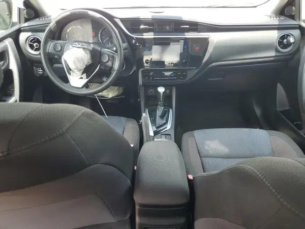 5YFBURHE3JP756608 2018 TOYOTA COROLLA - Image 8