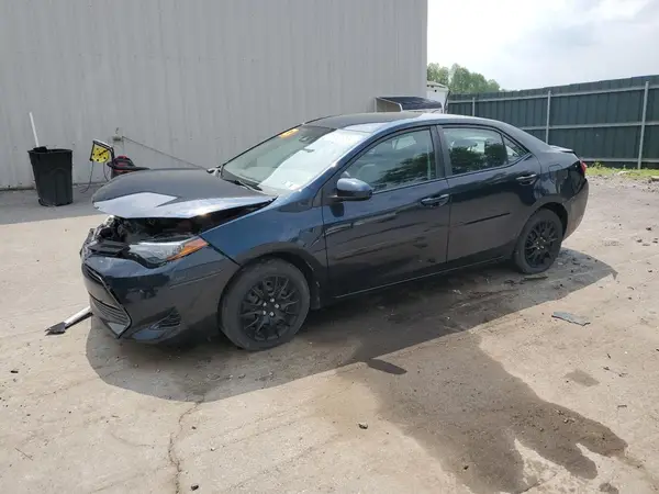 5YFBURHE3JP757404 2018 TOYOTA COROLLA - Image 1