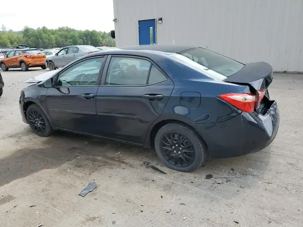 5YFBURHE3JP757404 2018 TOYOTA COROLLA - Image 2