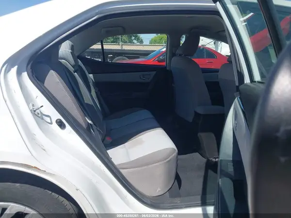 5YFBURHE3JP759024 2018 TOYOTA COROLLA - Image 8