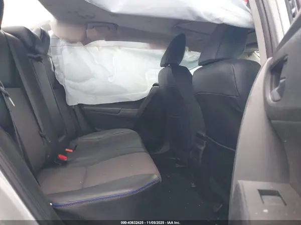 5YFBURHE3JP761453 2018 TOYOTA COROLLA - Image 8