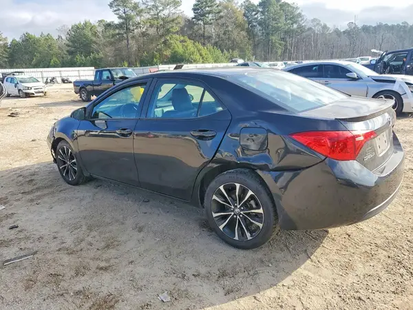 5YFBURHE3JP762876 2018 TOYOTA COROLLA - Image 2