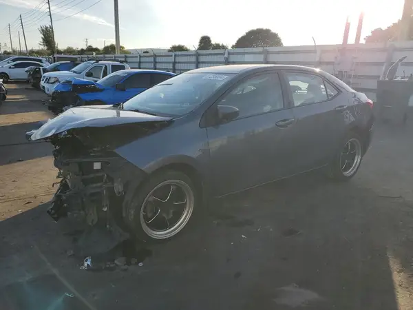 5YFBURHE3JP763557 2018 TOYOTA COROLLA - Image 1