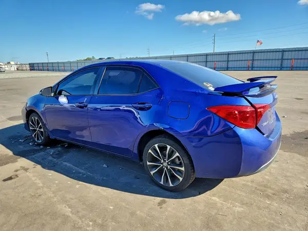 5YFBURHE3JP767432 2018 TOYOTA COROLLA - Image 2
