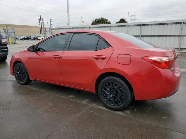 5YFBURHE3JP768371 2018 TOYOTA COROLLA - Image 2