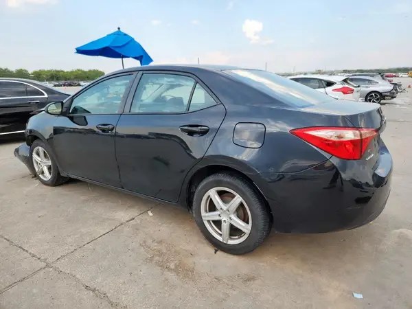 5YFBURHE3JP770671 2018 TOYOTA COROLLA - Image 2