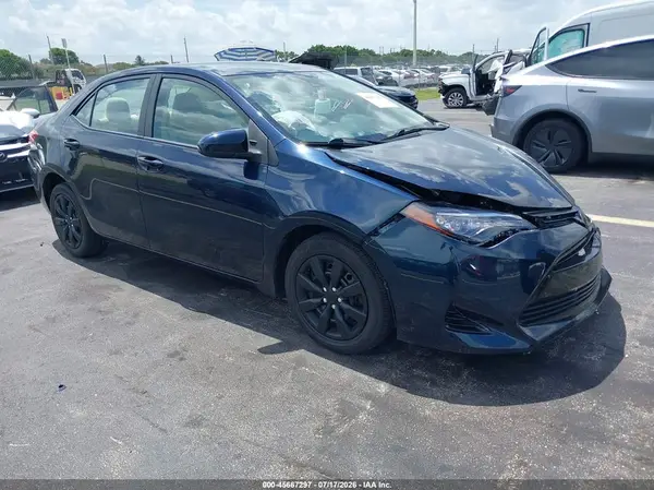 5YFBURHE3JP771741 2018 TOYOTA COROLLA - Image 1