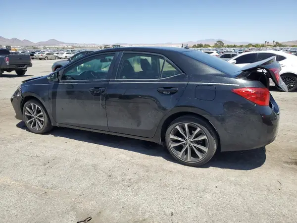 5YFBURHE3JP771917 2018 TOYOTA COROLLA - Image 2