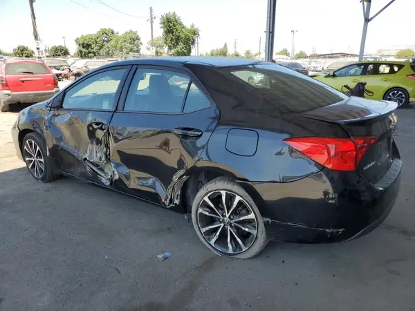 5YFBURHE3JP772453 2018 TOYOTA COROLLA - Image 2