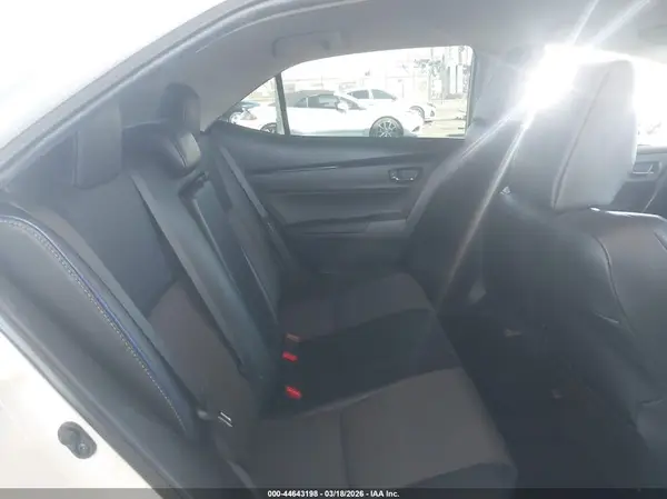 5YFBURHE3JP774025 2018 TOYOTA COROLLA - Image 8