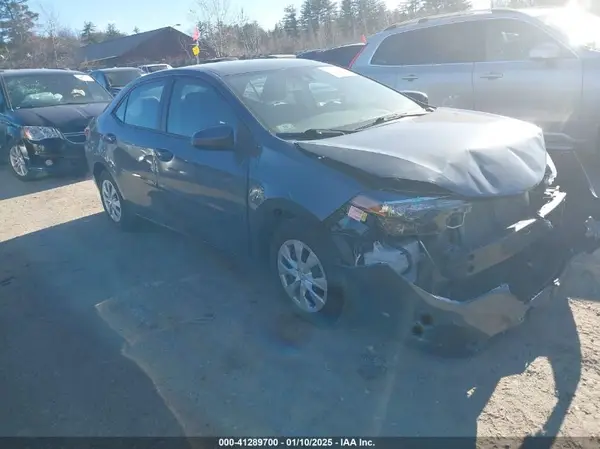 5YFBURHE3JP775448 2018 TOYOTA COROLLA - Image 1