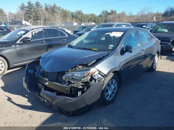 5YFBURHE3JP775448 2018 TOYOTA COROLLA - Image 2