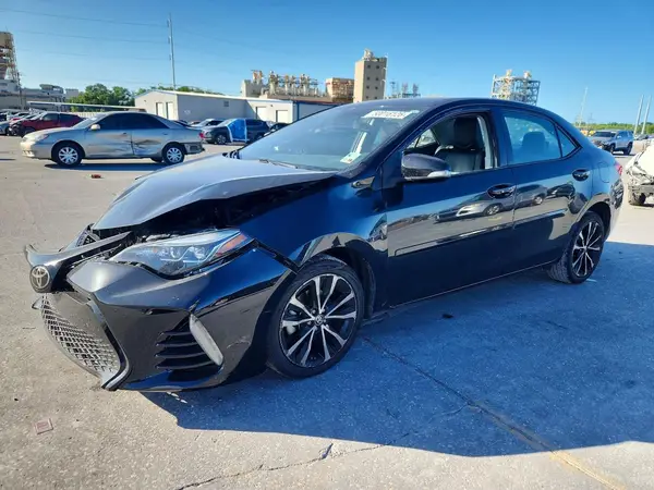 5YFBURHE3JP775658 2018 TOYOTA COROLLA - Image 1