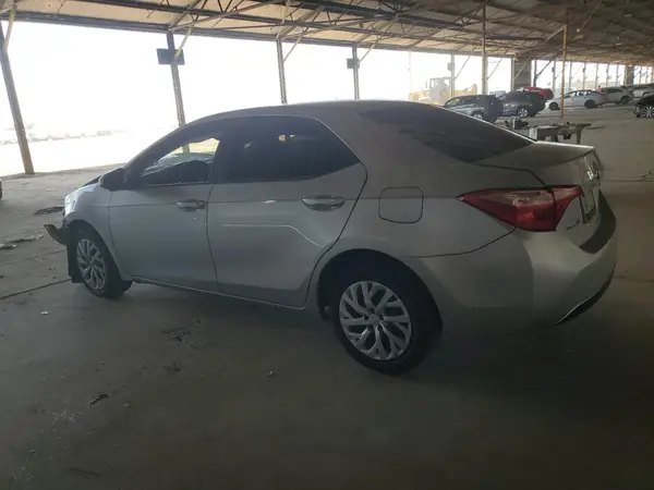 5YFBURHE3JP775787 2018 TOYOTA COROLLA - Image 2