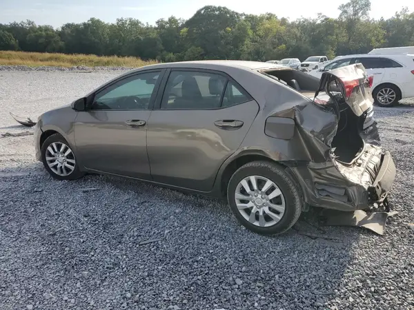 5YFBURHE3JP777572 2018 TOYOTA COROLLA - Image 2