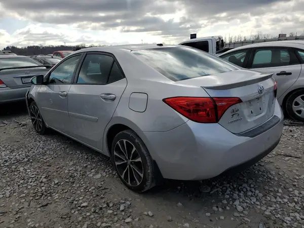 5YFBURHE3JP778432 2018 TOYOTA COROLLA - Image 2